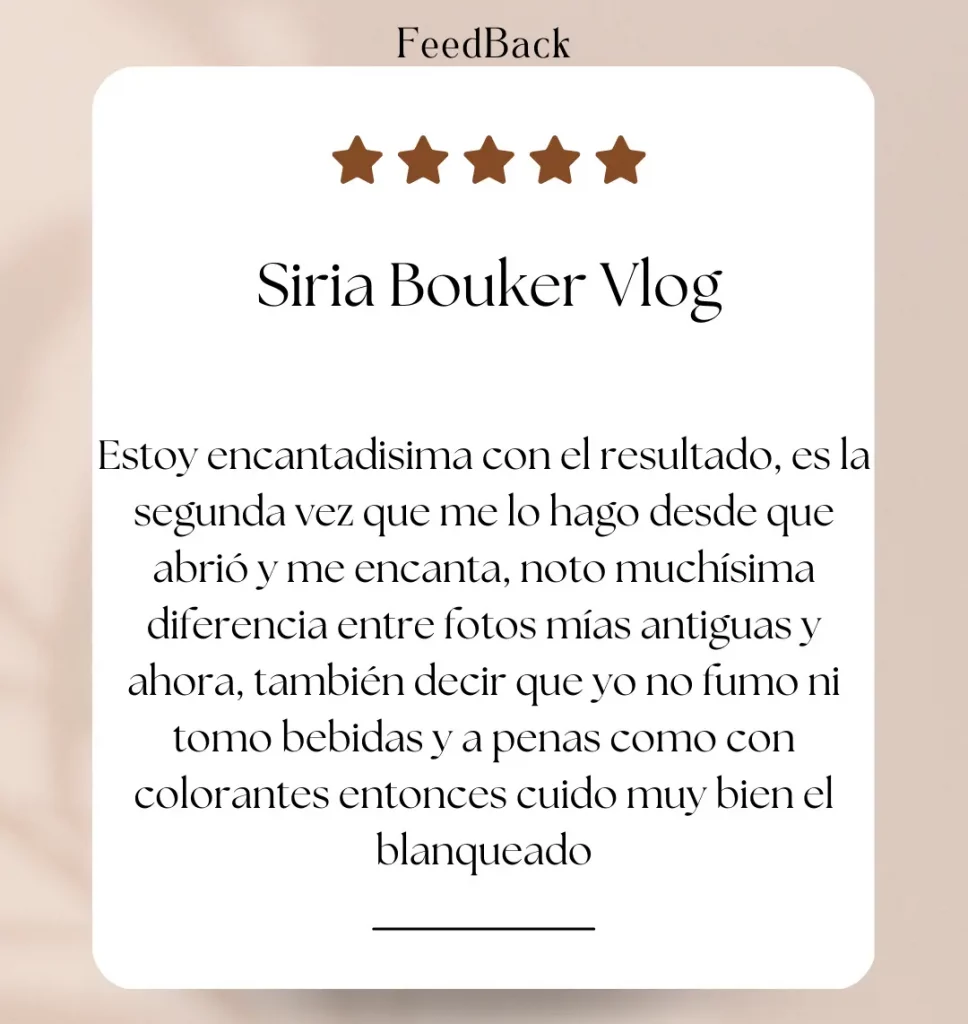 Reseña de Siria Bouker Vlog: Cliente encantada con los resultados de su blanqueamiento dental en White, destacando una gran mejora visible desde su primera sesión.